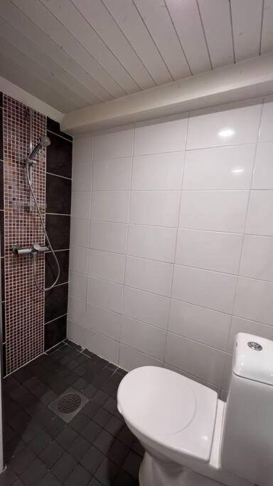 Tunnelmallinen Puutalohuoneisto. Turku Zewnętrze zdjęcie